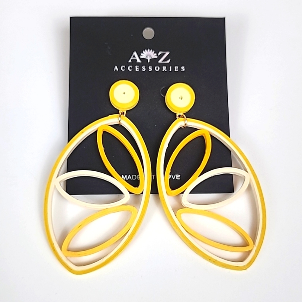 NWT Yellow/Cream Dangle Earrings